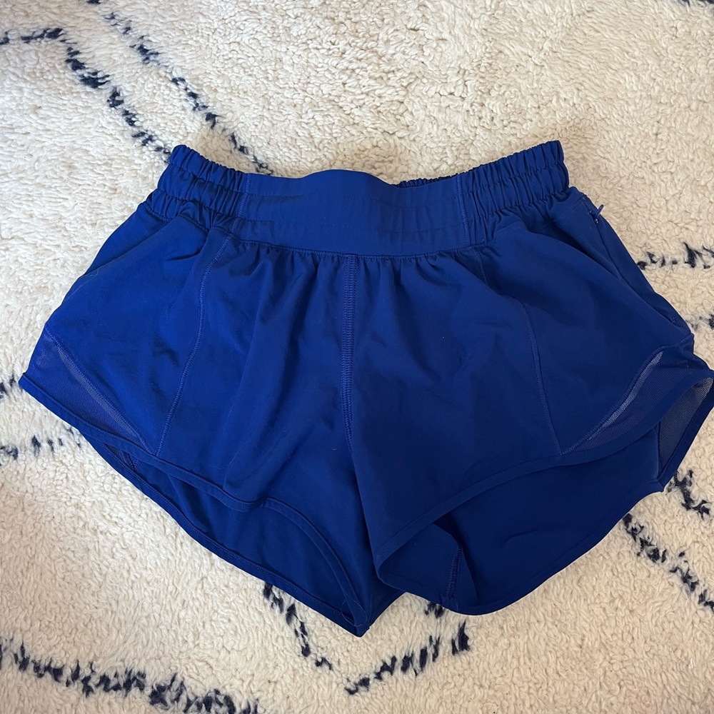 Lulu lemon 2.5 hotty hot shorts